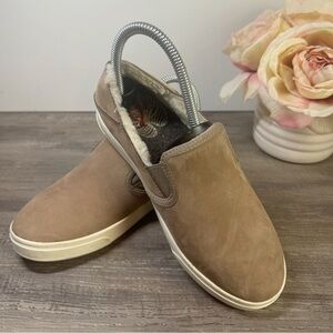 Olukai Pehuea Cozy Slip On drop heel sneakers size 6 EUC